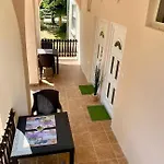 Apartment Tieffapartmanhaz *