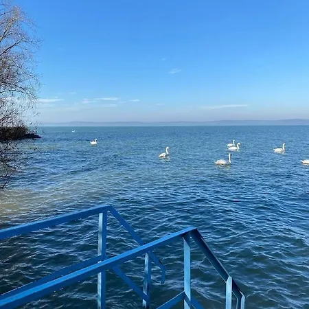 Apartment Tieffapartmanhaz Zamardi