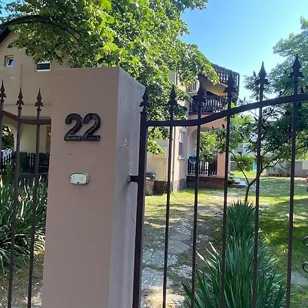 Apartment Tieffapartmanhaz