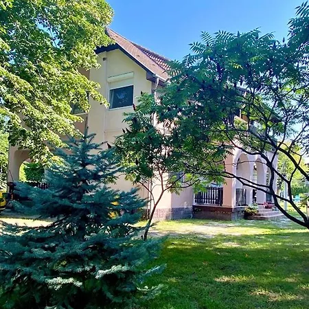 Tieffapartmanhaz Apartment Zamardi