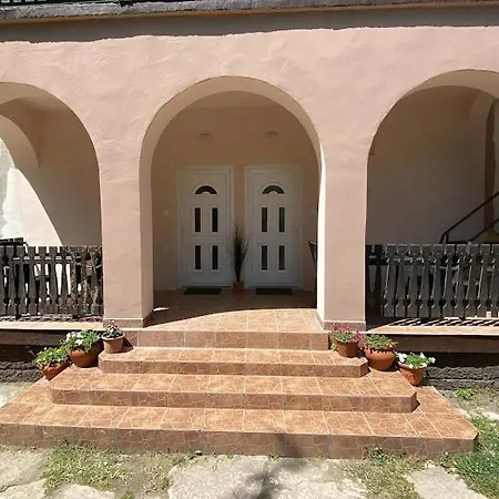 Appartement Tieffapartmanhaz *