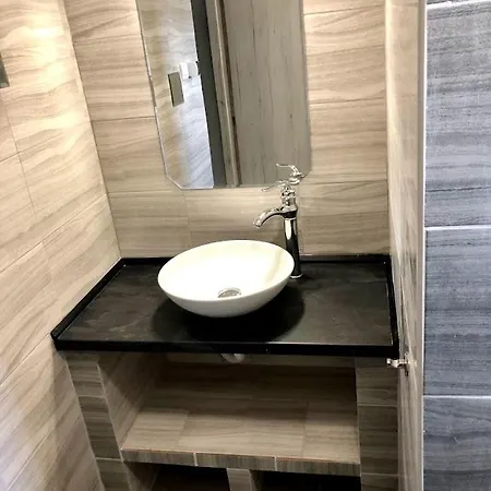 Apartment Tieffapartmanhaz Zamardi