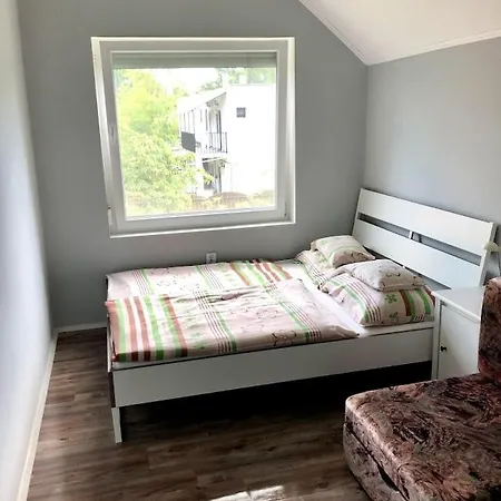 Tieffapartmanhaz Appartement