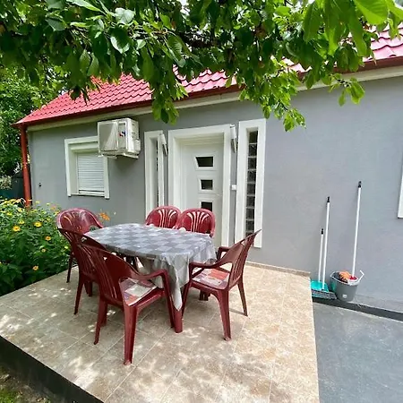 Tieffapartmanhaz Apartment Zamardi