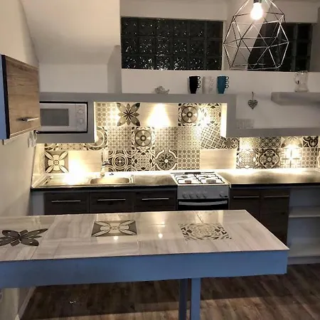 Apartment Tieffapartmanhaz *