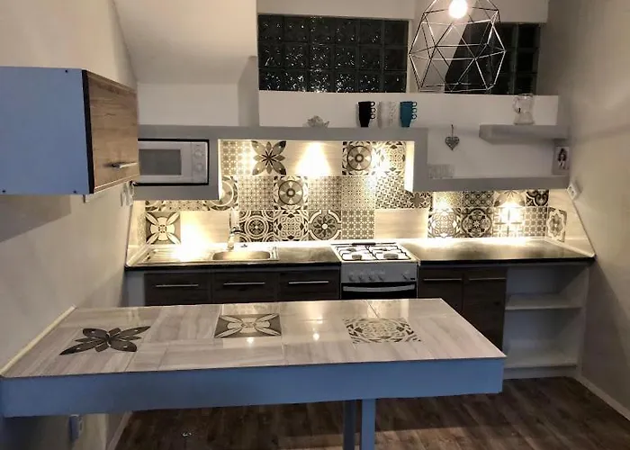 Apartament Tieffapartmanhaz *